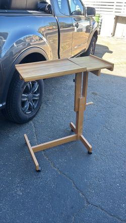Standing rolling desk
