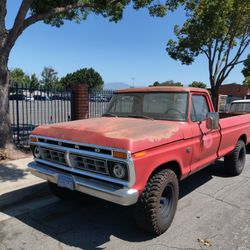 1976 Ford F-150 4x4 360 Motor Manual 4 Speed Transmission