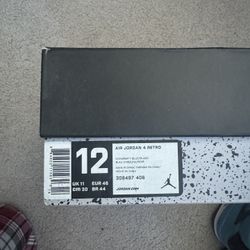 Jordan 4 Travis Scott 