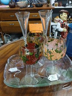 Painted wine glasses decor grapees