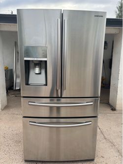 Samsung counter depth stainless steel fridge  works perfect in good condition for delivery to garage