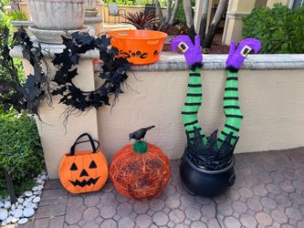 Miscellaneous Halloween items