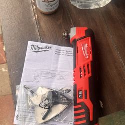 Milwaukee Multitool M12