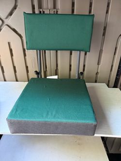 Stadium chair, collapsible