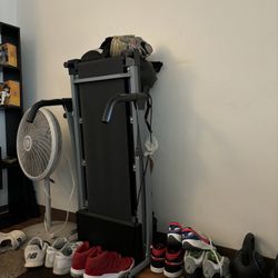 Foldable Treadmill - Digital Speed Calorie Distance And Heart Rate Monitor 