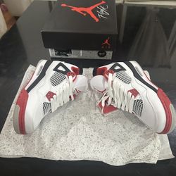 Air Jordan 4 Retro 