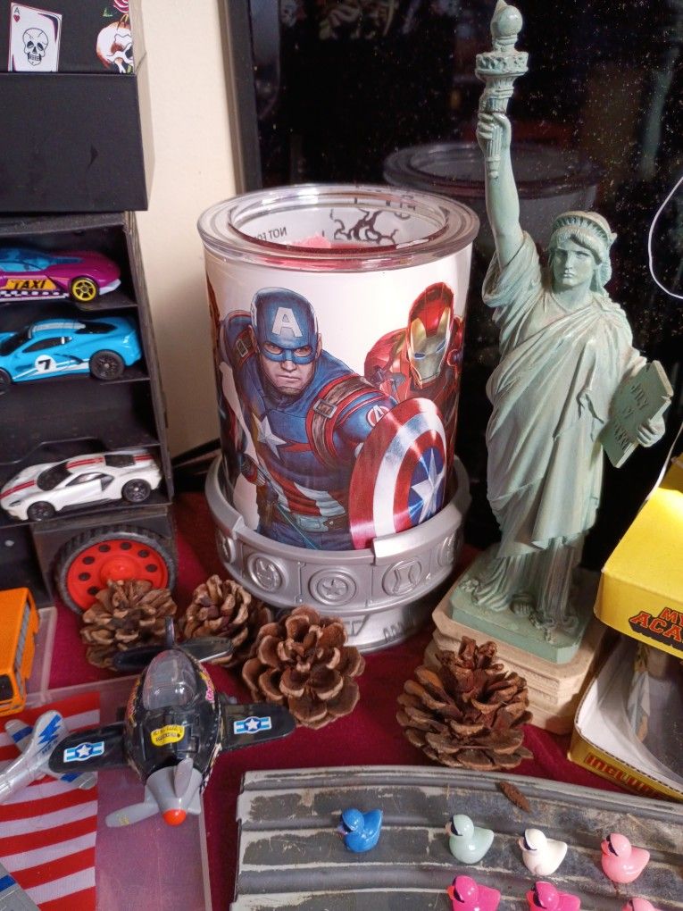 Avengers Plug In Candle