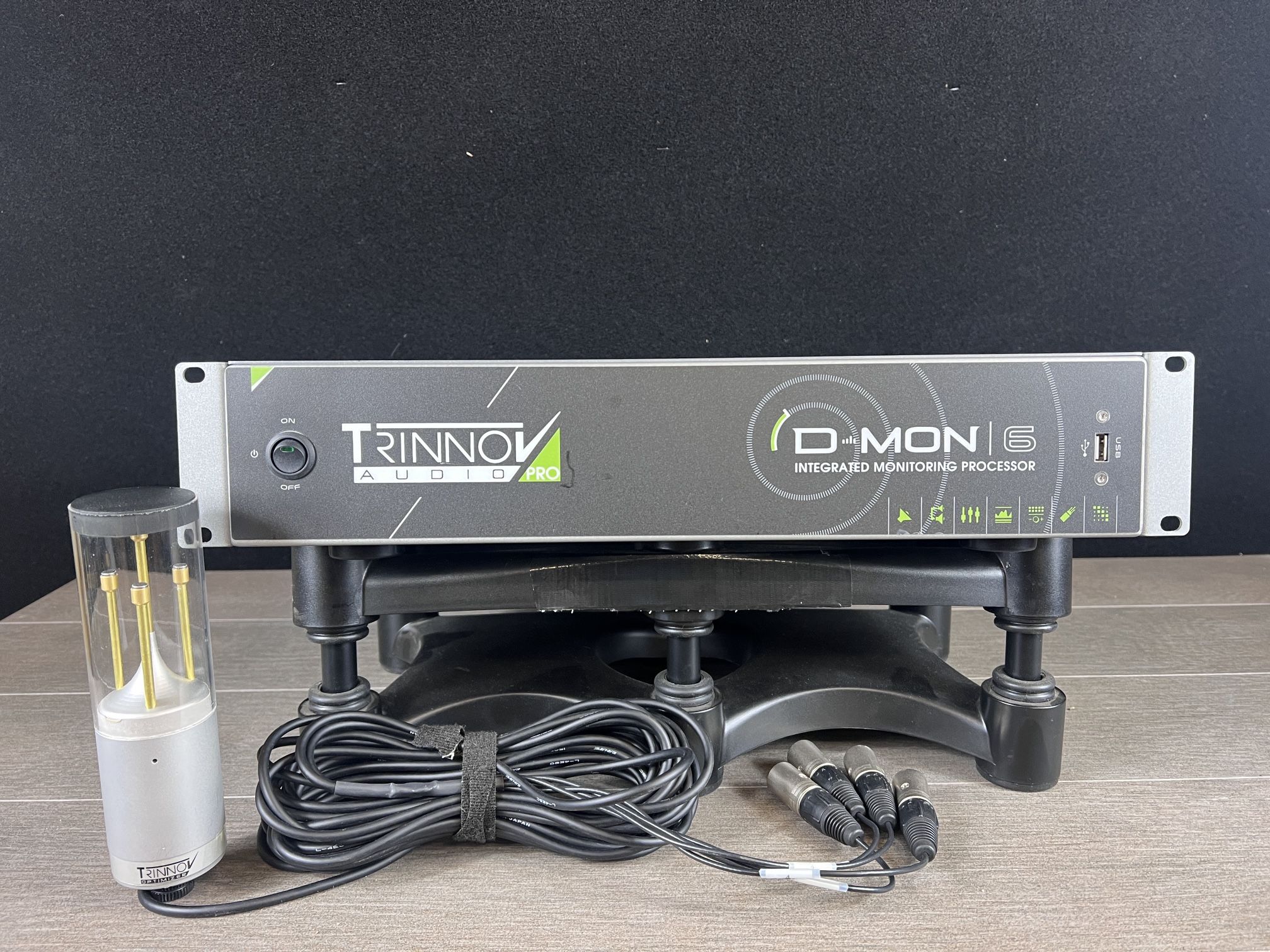 Trinnov D-Mon 6 Integrated Monitoring Processor. W/3D mic