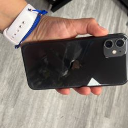 iPhone 11 64GB Unlocked 