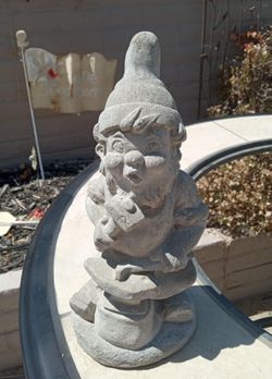 CAST STONE GARDEN GNOME
