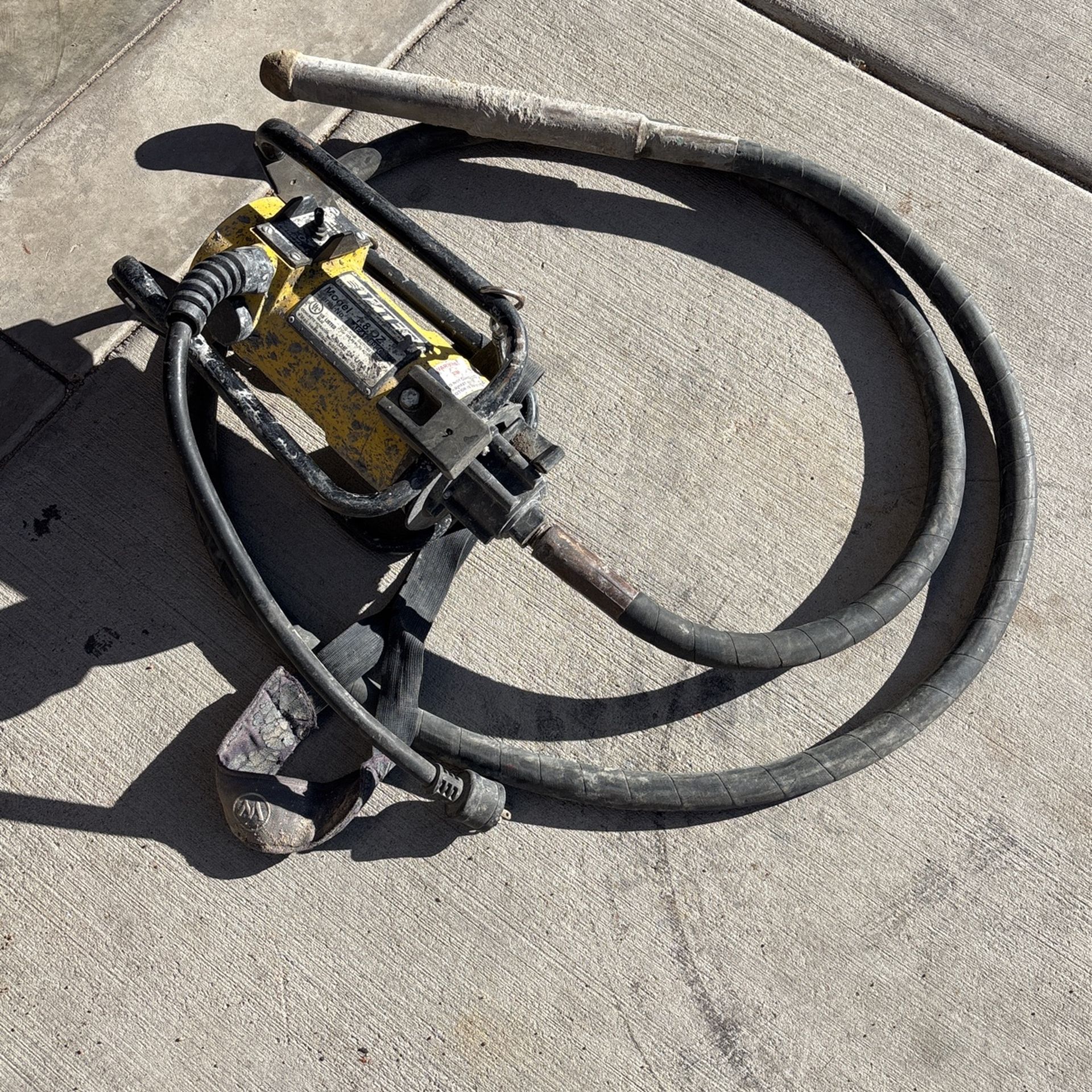 Oztec vibrating concrete tool model 1.8 ounce