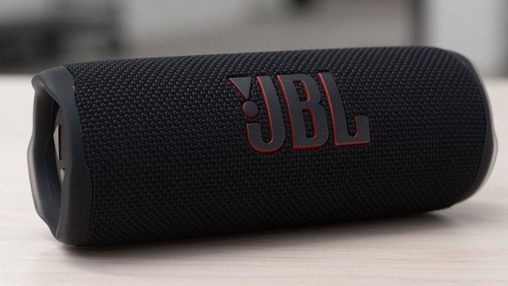 JBL Flip 6 Bluetooth Speaker