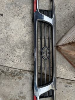 Front grill Tacoma 1997