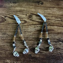 White Hair Clips With Beads And Skull Charms