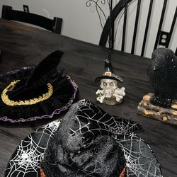 Halloween Decor & Hats 