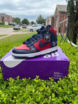 Nike supreme high top dunk size 9