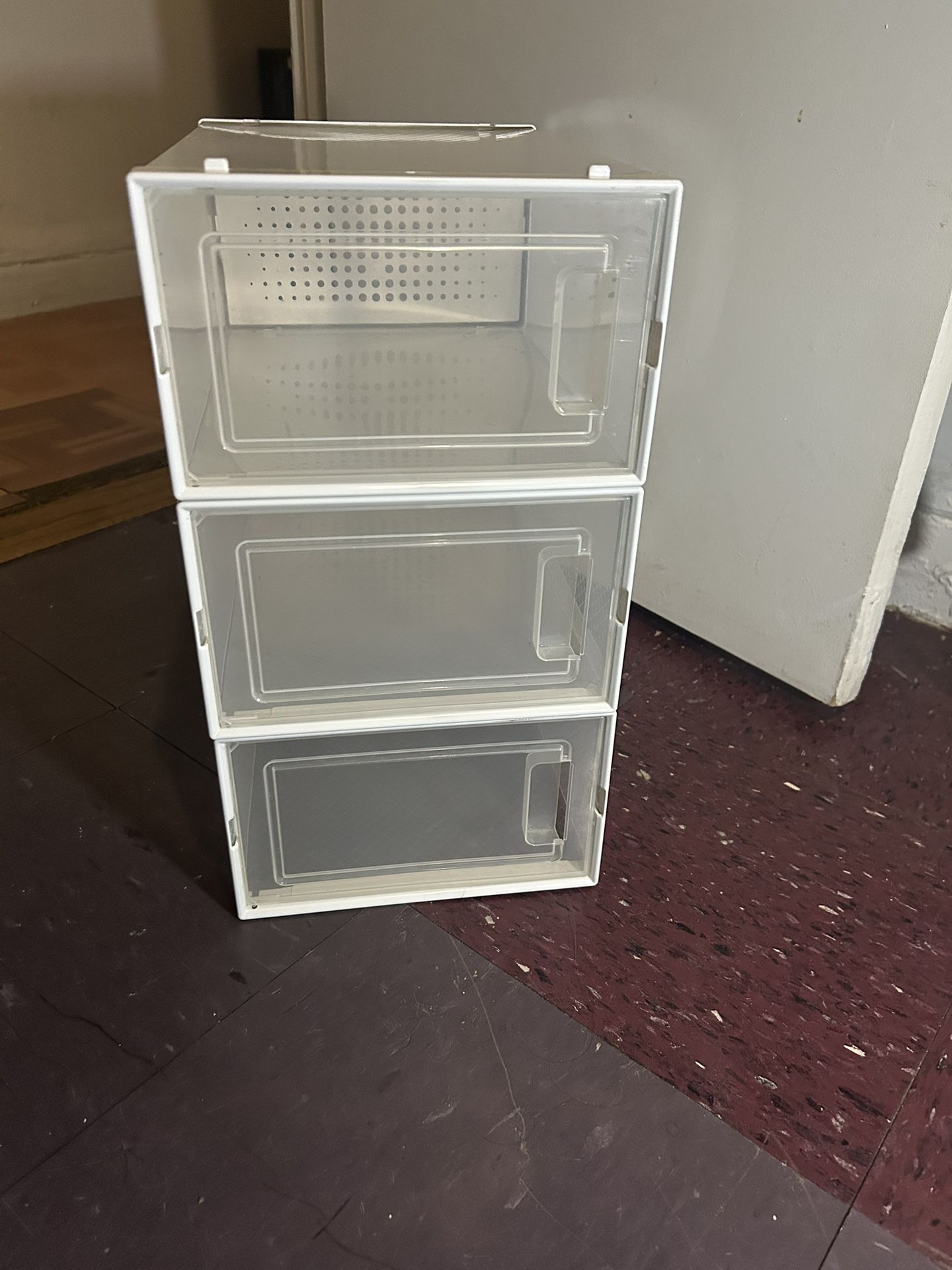 plastic shoe cases (used)
