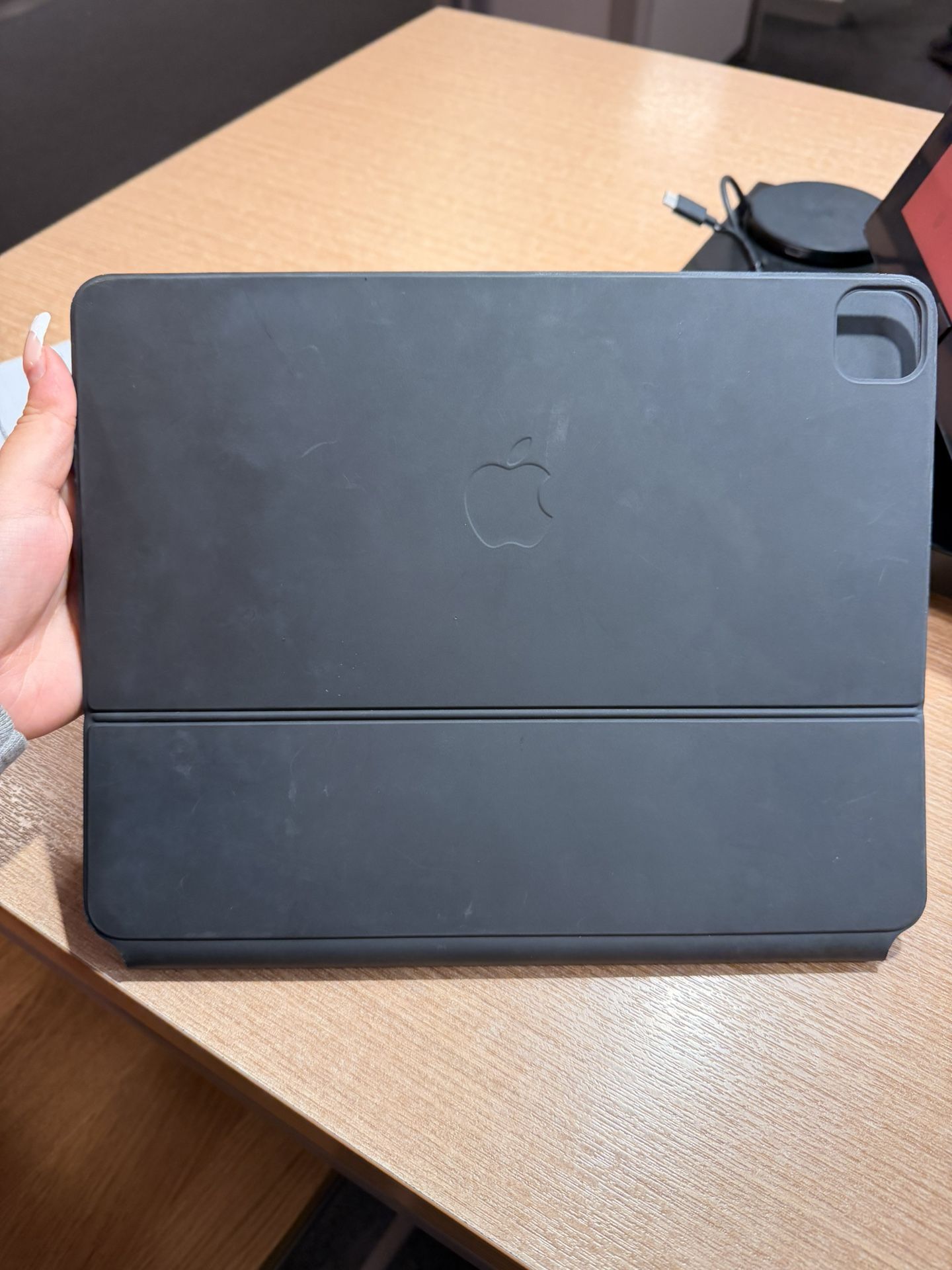 Fifth generation apple ipad Pro 12.9 inches case with keyboard PENDING