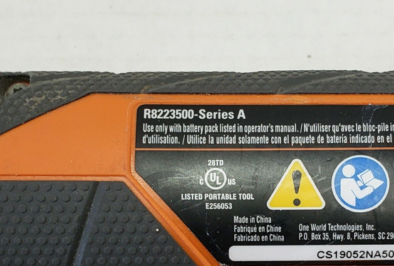 Rigid R822 Model# 3500 -Series A JobMax 12v 2.0AH Battery, Charger, Case, Saw Blades & Pencil