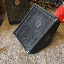 Music Equipment - Speakers 