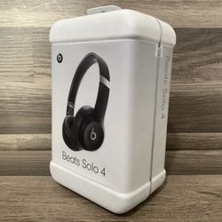 Beats Studio 4
