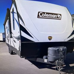 2021 COLEMAN LIGHT 3055S
