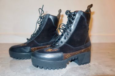 Authentic Louis Vuitton Laureate Platform size 36-1/2 Desert Boot