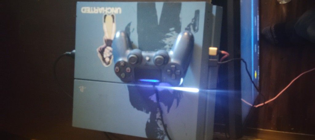 1tb PS4 Uncharted Limited Edition , Mint Condition