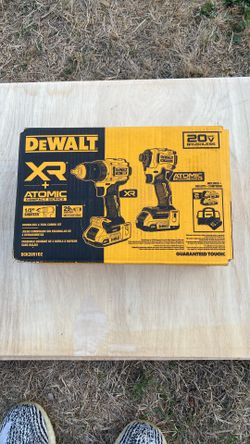 Dewalt. Drills Set. DCK2051D2