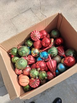 Box Christmas ornaments
