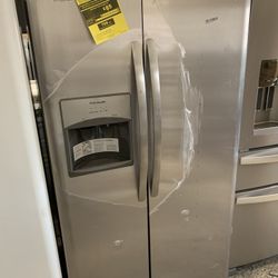 Frigidaire Side By Side In Stainless Steel New Open Box