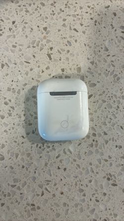 Apple AirPods In-Ear Bluetooth Wireless Earbuds w/ Charging Case, White