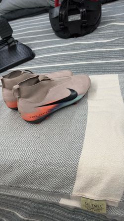Soccer cleats