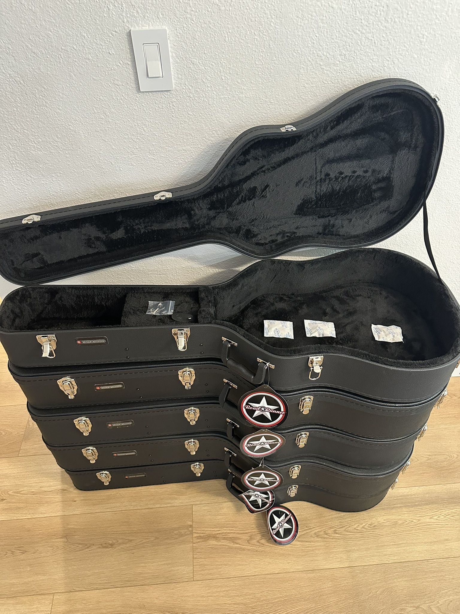 Acoustic Guitar Case (New) Hard Case For Acoustic Guitar Roadrunner