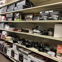 Tons Of Kitchen items! Come See Me 