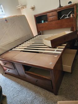 Queen size Captain's bed frame (Plateform storage frame)