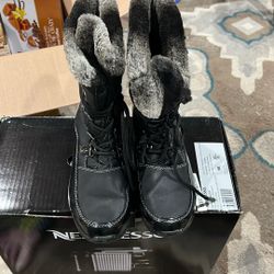 Woman’s Weatherproof Boots