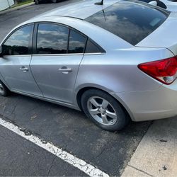 Silver Chevrolet Cruze 