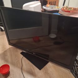 LG 52" high def TV w/ remote & power cord !! 