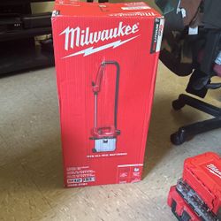 Milwaukee  1 Gallon Handheld Sprayer Kit