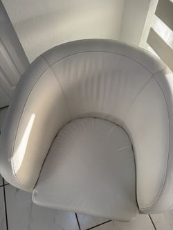 Silla Blanca giratoria