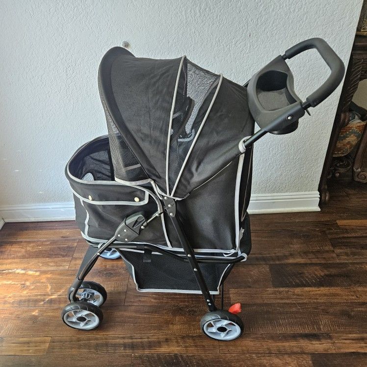 Amoroso Deluxe Dog Stroller