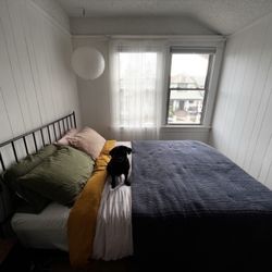 Queen Size Metal Bed Frame 