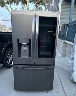 LG Smart Wi-Fi Enabled French Door InstaView™ Refrigerator