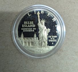 Pretty 1986 Statue Of Liberty Silver Round