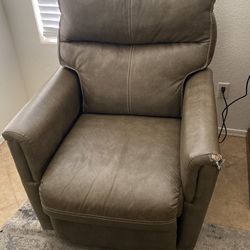 2 Recliner Chairs For Sale