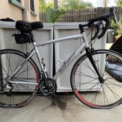 Gravity Road Bike “M” with 105 Shimano, 21 speed, new tires