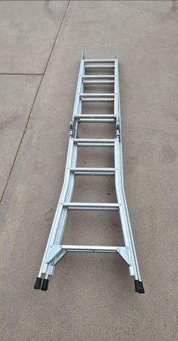 Foldable aluminum ladder