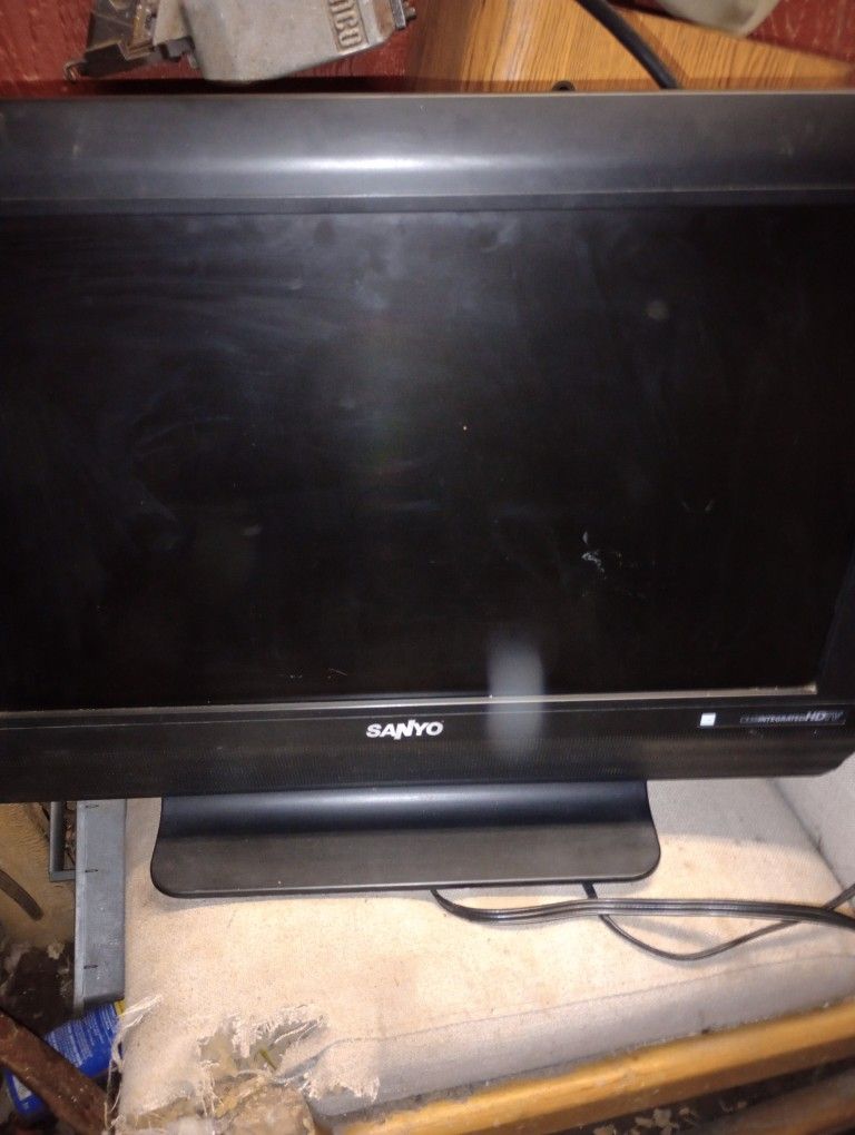 32 In Flat Screen TV