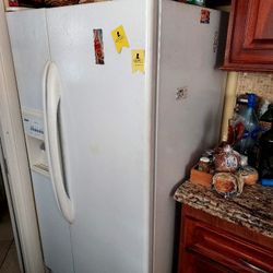 Refrigerator 